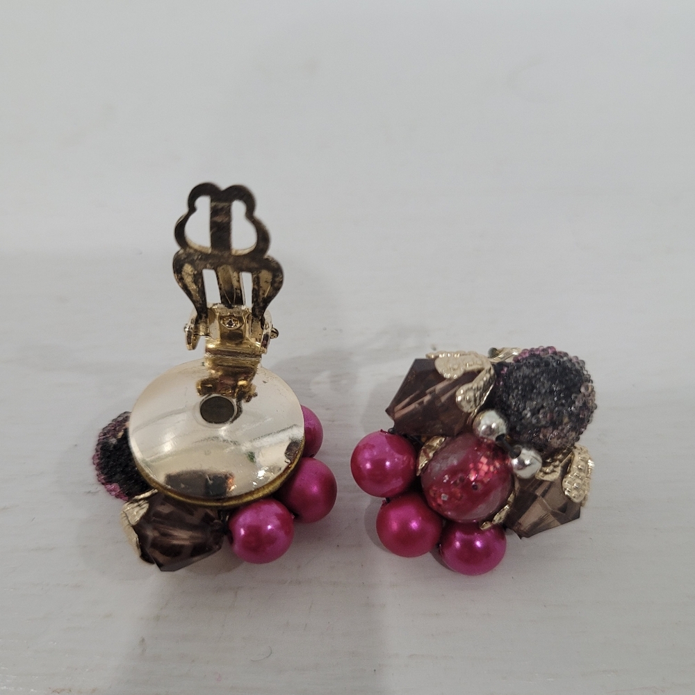 Vintage 50's 60's Clip On Earnings. - Picture 12 of 12